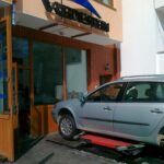 За Автоцентър и магазин за гуми и авточасти ДЕНИС 2007